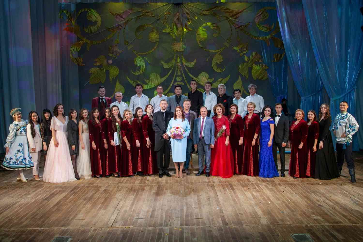 Филармония Стерлитамакского государственного театрально-концертного объединения открыла XXXIII концертный сезон, посвященный десятилетию образования СГТКО